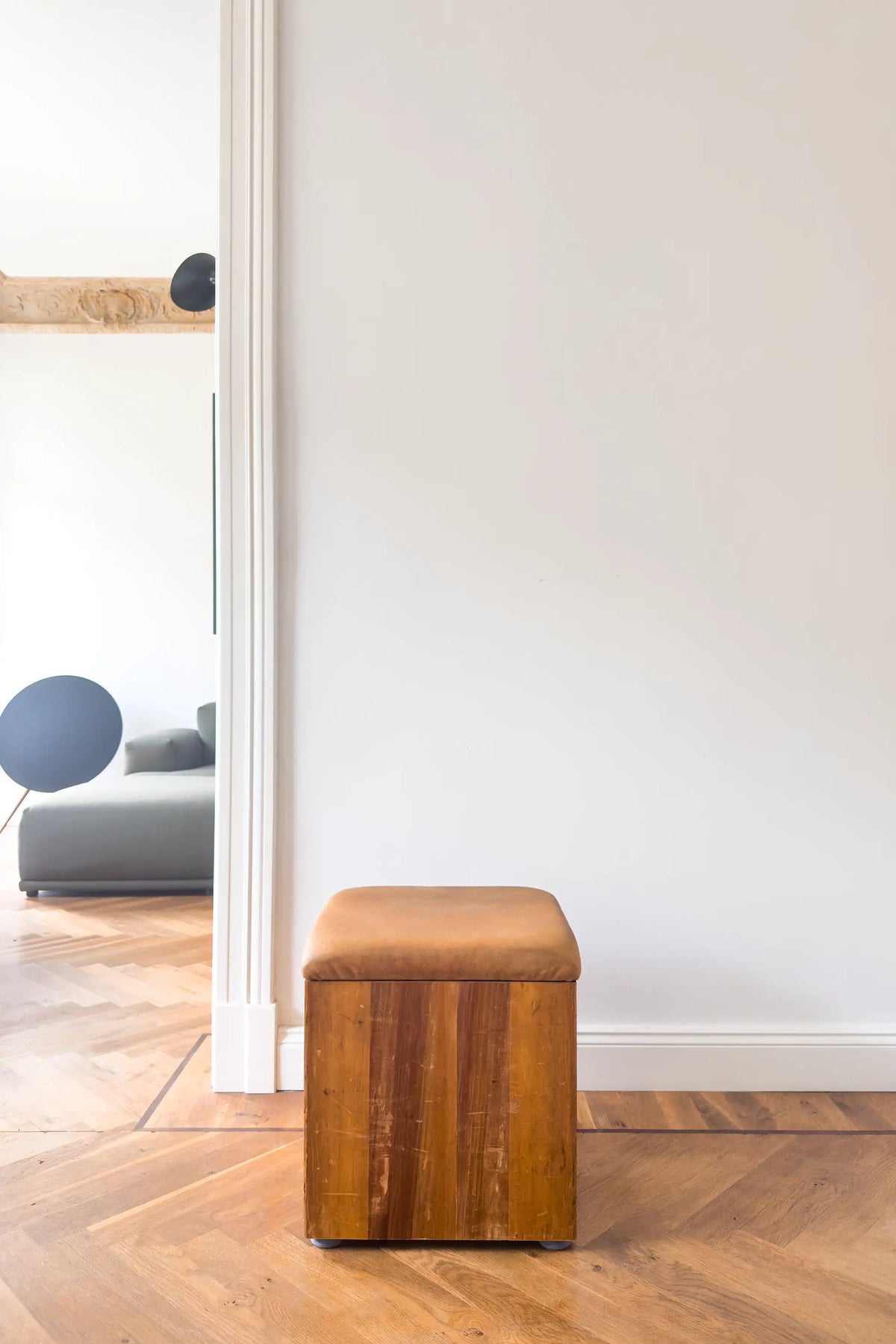 Sitzbox mit Stauraum aus Turnkasten